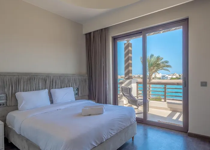 Ancient Sands 3br Twin With A Private Patio Heated Swimming Pool & Lagoon Access