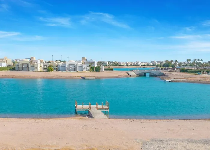 Ancient Sands 3br Twin With A Private Patio Heated Swimming Pool & Lagoon Access Villa Gurdaka