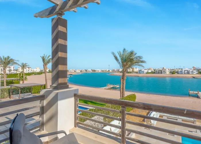 Ancient Sands 3br Twin With A Private Patio Heated Swimming Pool & Lagoon Access Villa